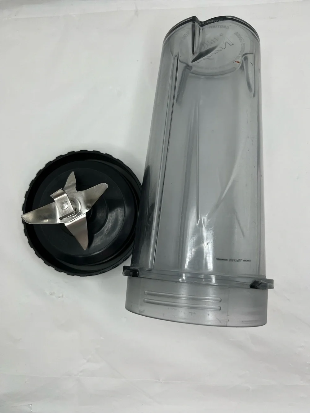Nutri Ninja 16 oz Single Serve Blender Cup with Blade Assembly Replacement